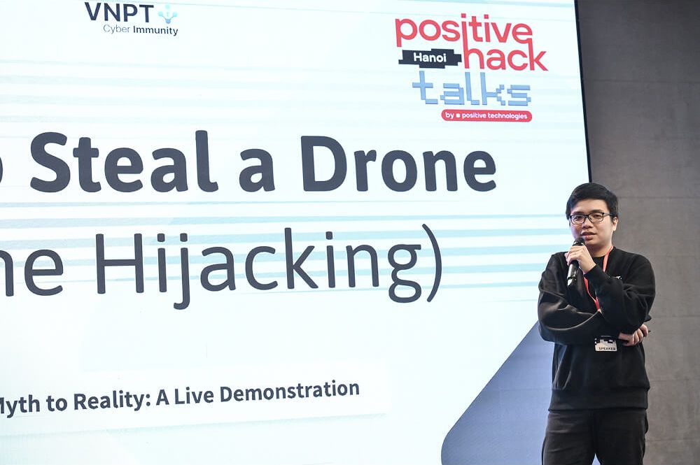 On stage: How to Steal a Drone (Drone Hijacking)